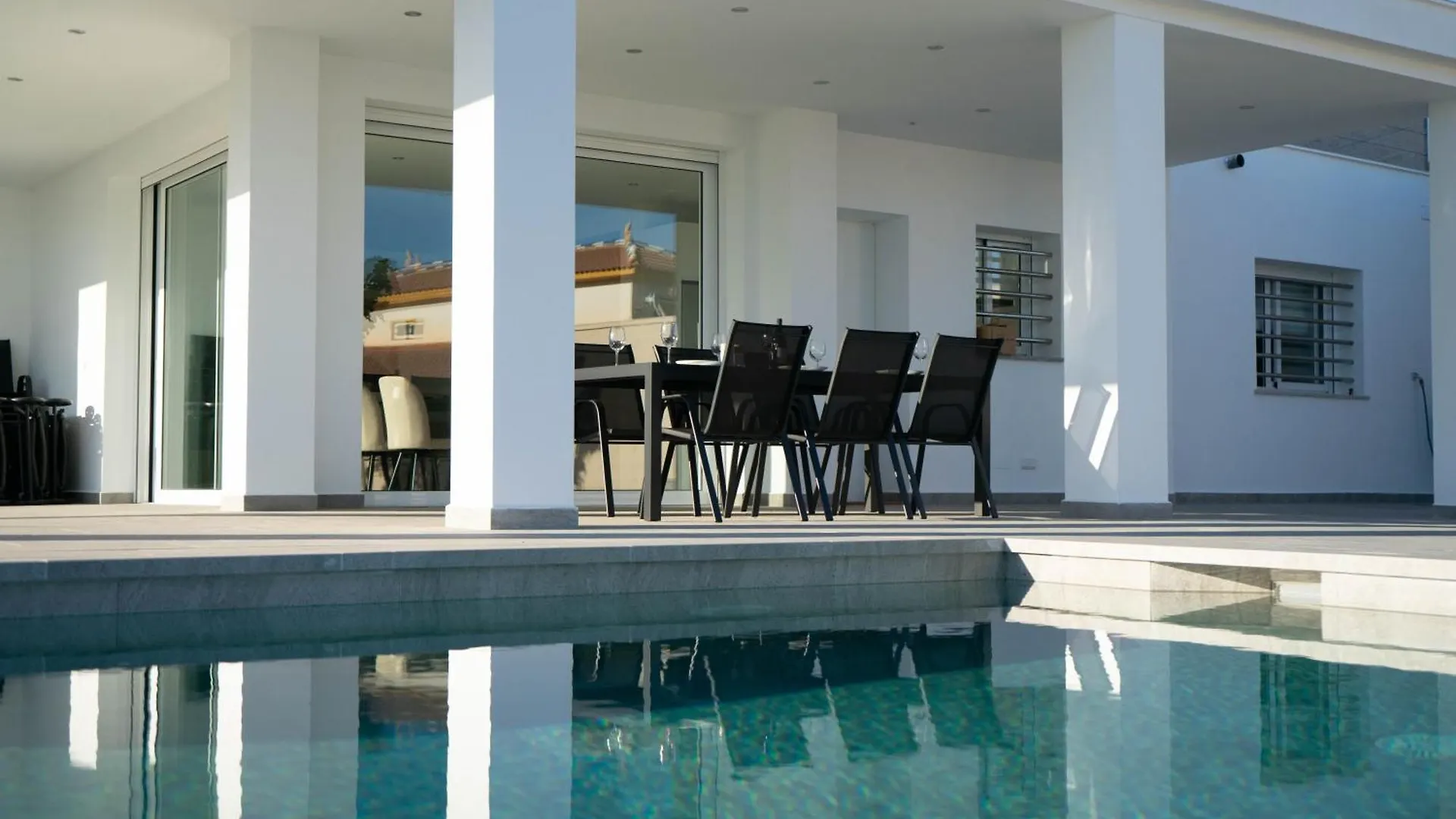 Casa Oasis Benajarafe Villa